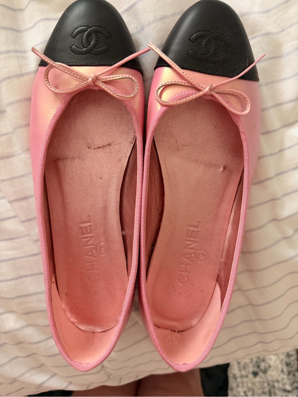Chanel Pink and Black Two-Tone Ballet Flats with Bow - Picture 5 of 11